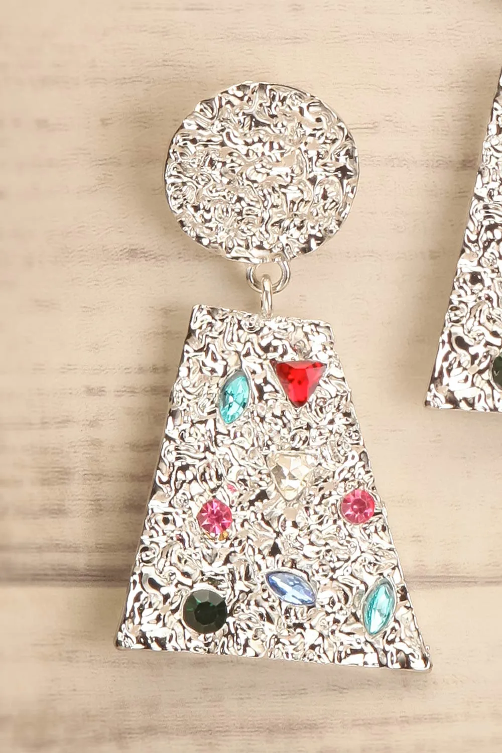 Alius Silver | Textured Earrings w/ Coloured Crystals