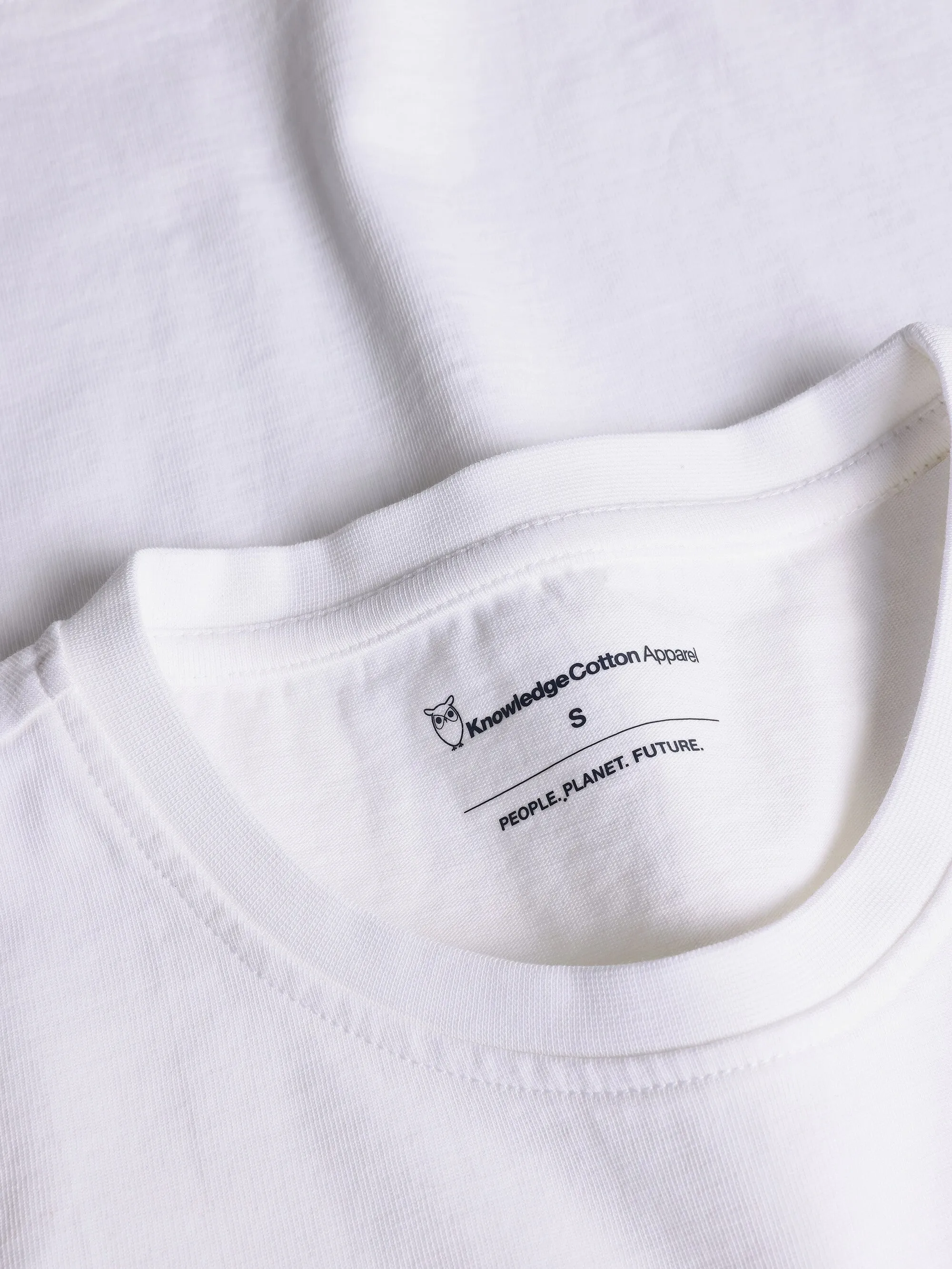 Basic badge tee - Regenerative Organic Certified - GOTS/Vegan - Bright White Knowledge Cotton