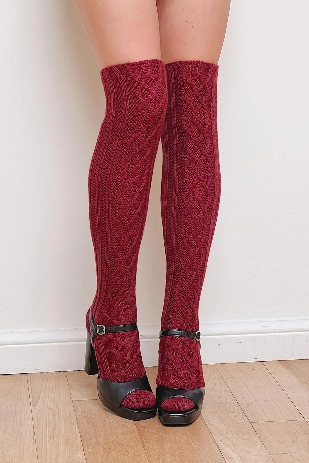 Bois Cannelle Burgundy | Cable Knit Knee-High Socks