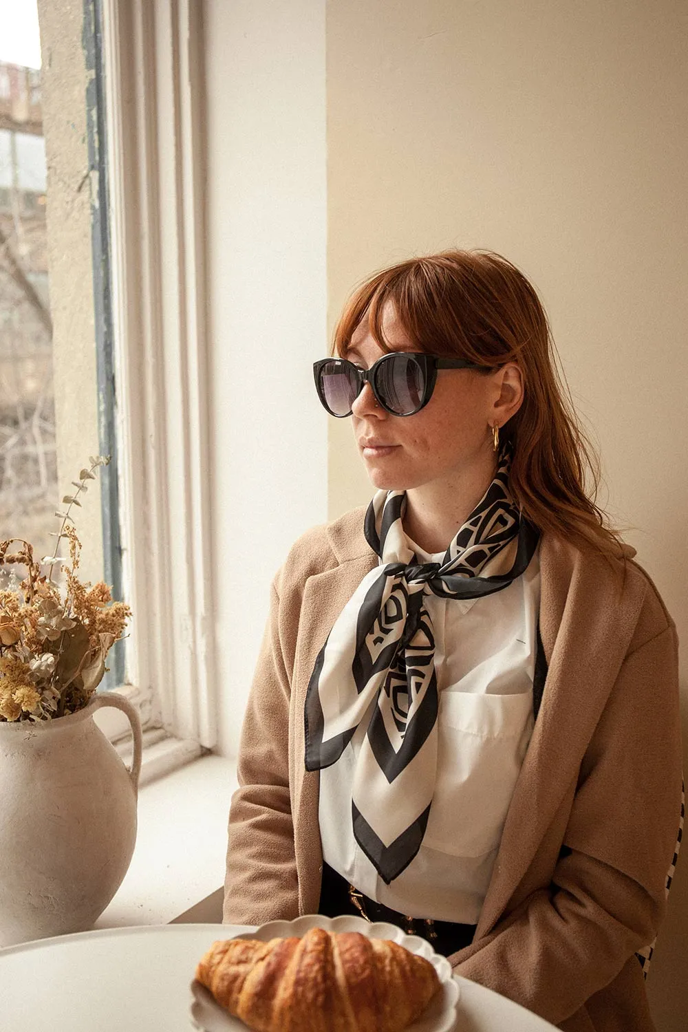 Caty | Glossy Black Cat-Eye Sunglasses