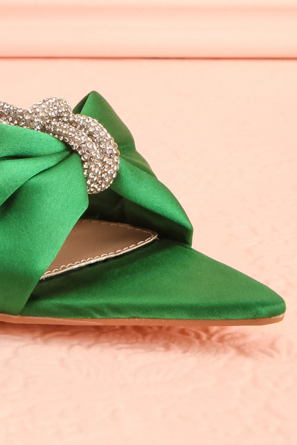 Chamaeleon Green | Pointed-Toe Heels w/ Sequin Knot