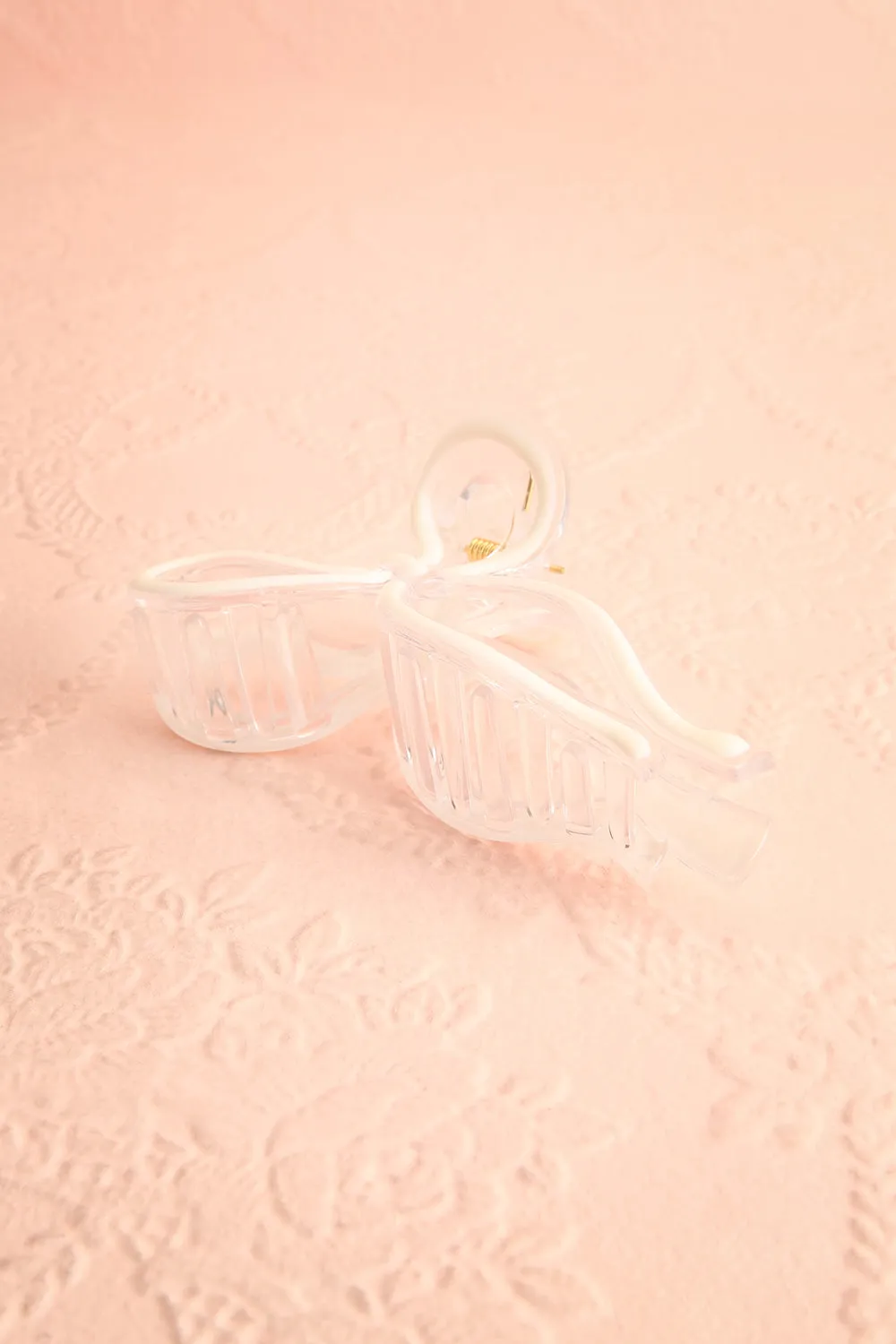 Circe White | Bow Claw Clip