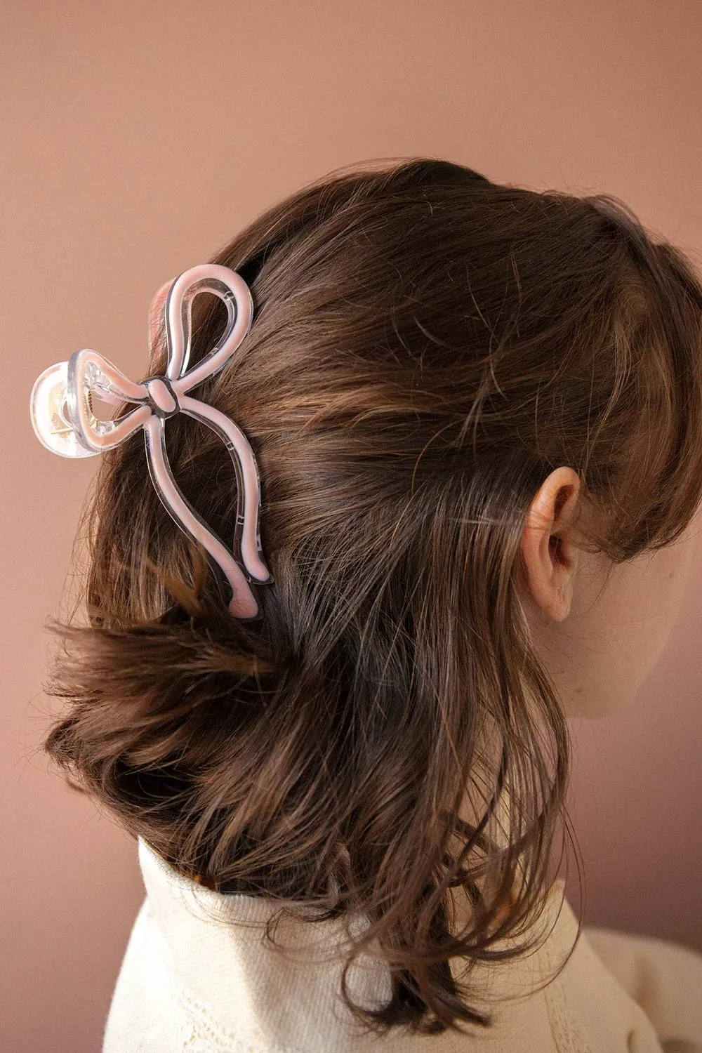 Circe White | Bow Claw Clip