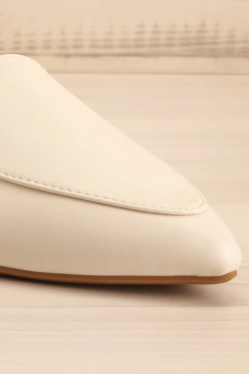 Dinteranthus Ivory | Pointed Faux-Leather Loafers