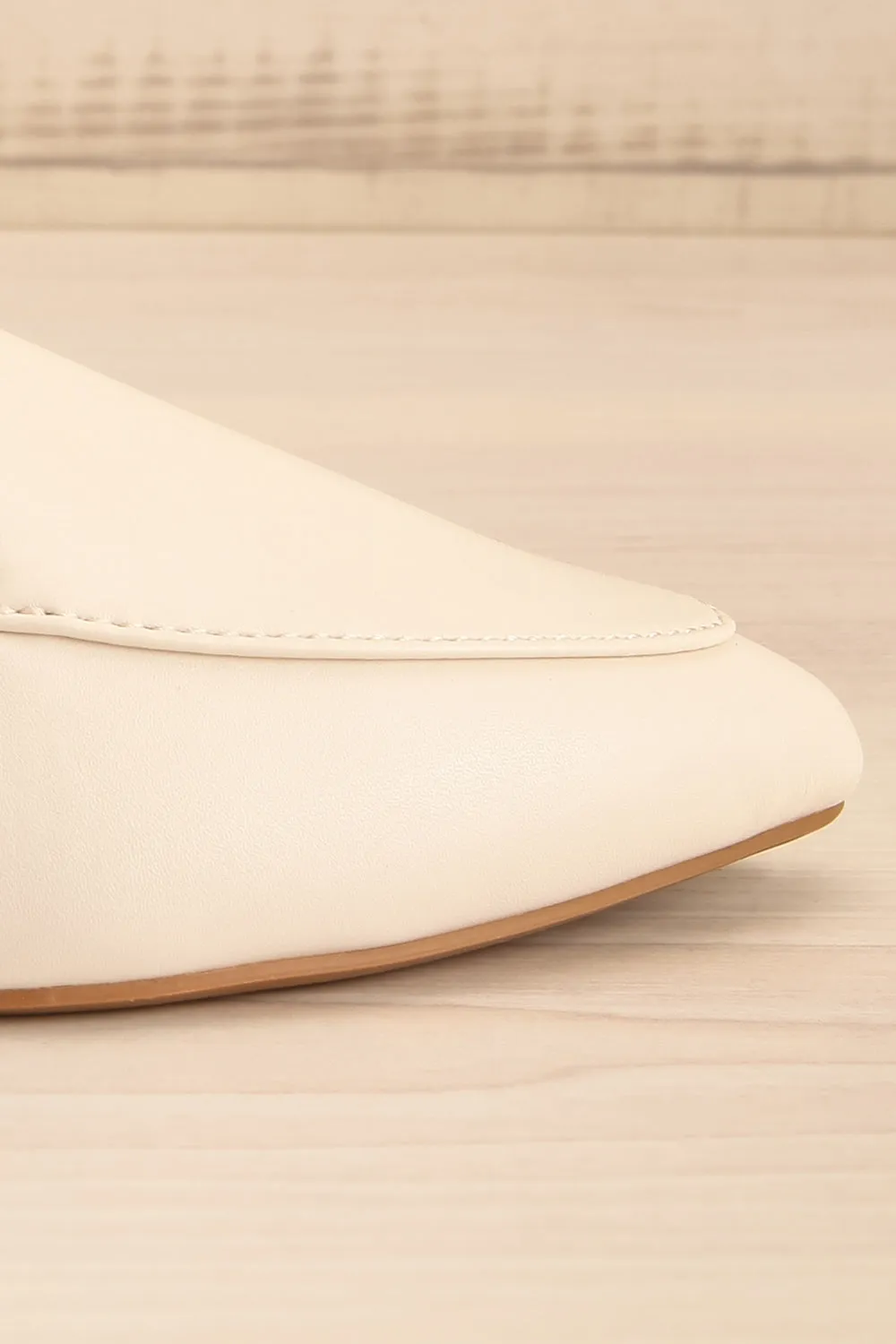Dinteranthus Ivory | Pointed Faux-Leather Loafers