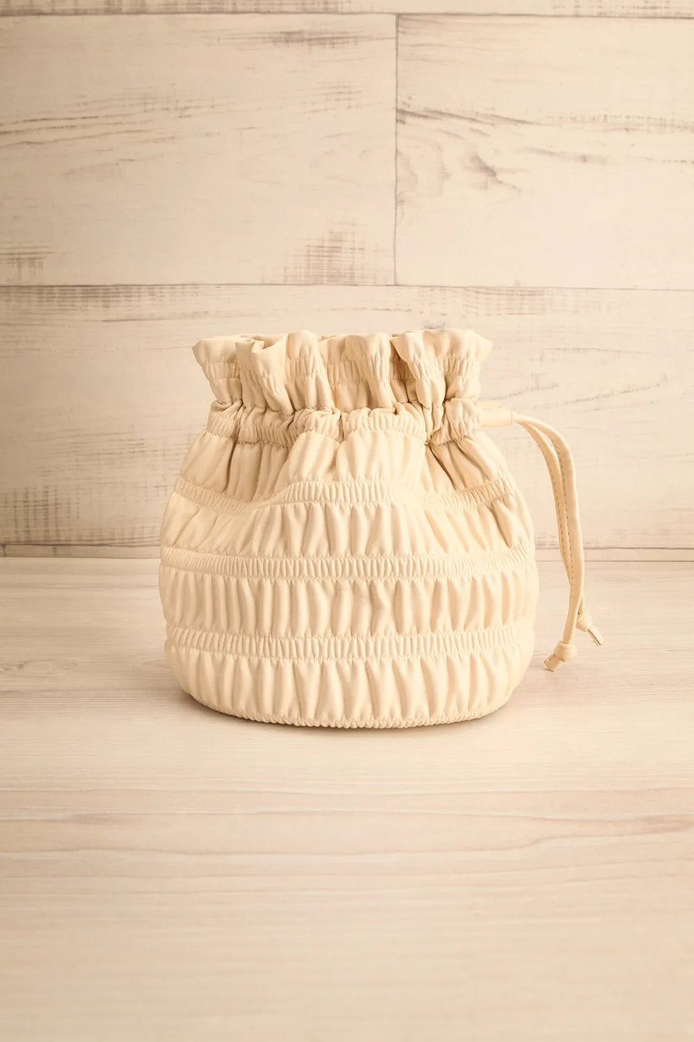 Duroque Ivory | Drawstring Shoulder Bag