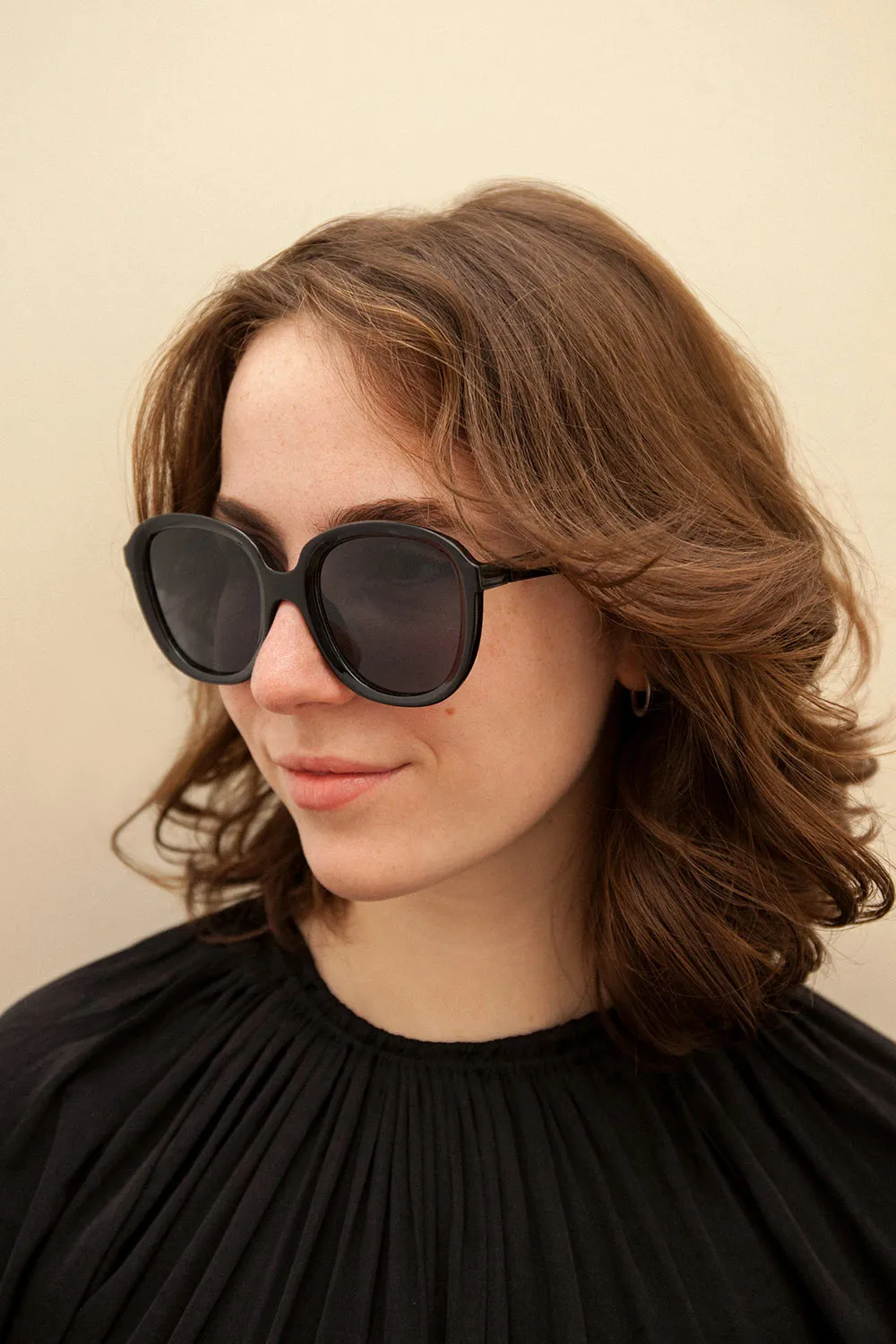 Etivaz | Black Sunglasses w/ Blue Tint