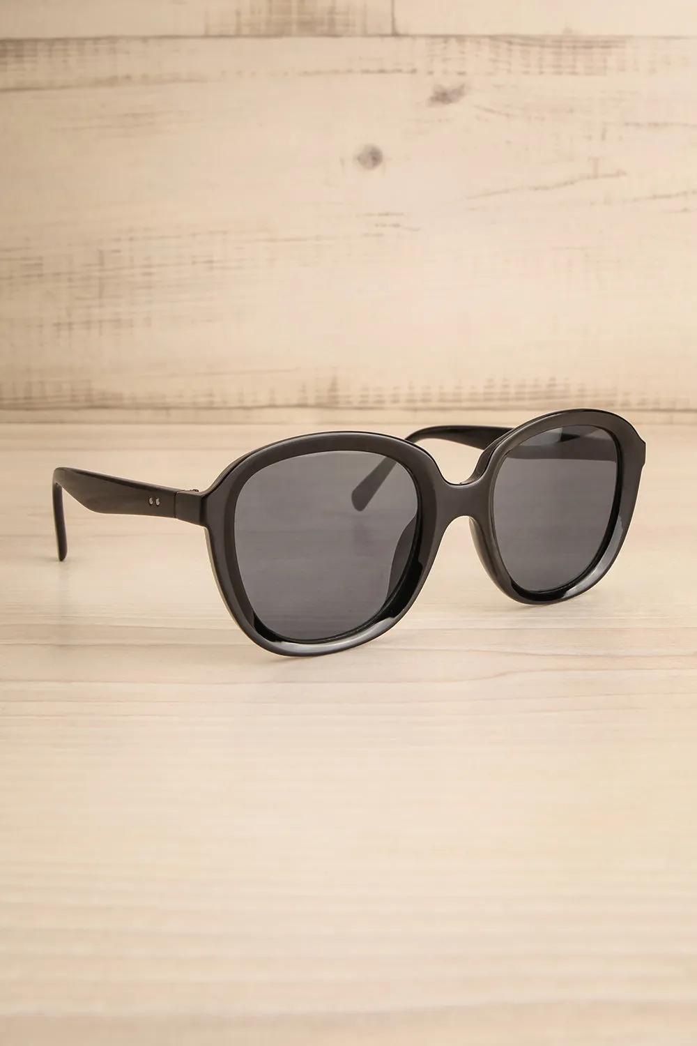 Etivaz | Black Sunglasses w/ Blue Tint