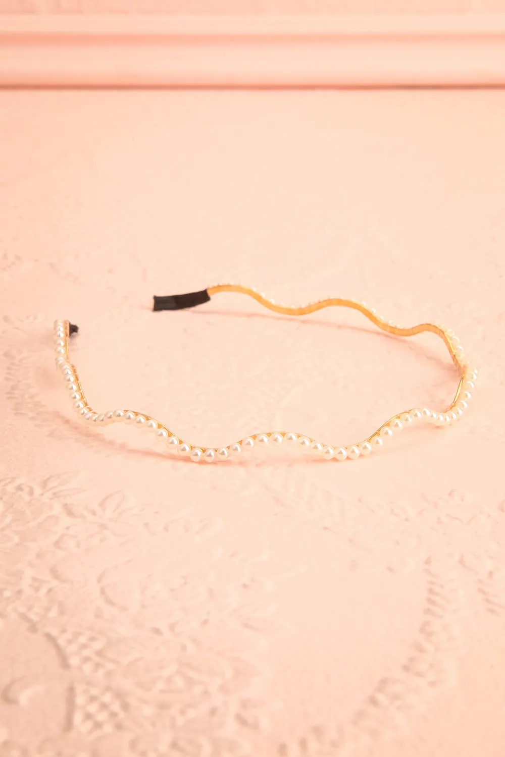 Faviola | Wavy Headband w/ Pearls