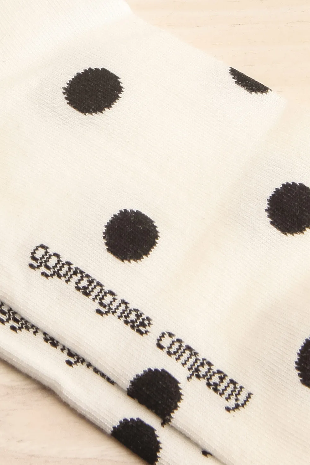 Giza White | Polka-Dot Mid-Length Socks
