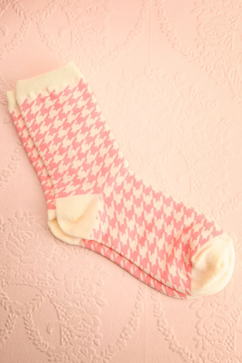 Juda | Pink Houndstooth Crew Socks