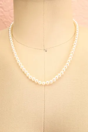 Juturn | White Pearl Necklace