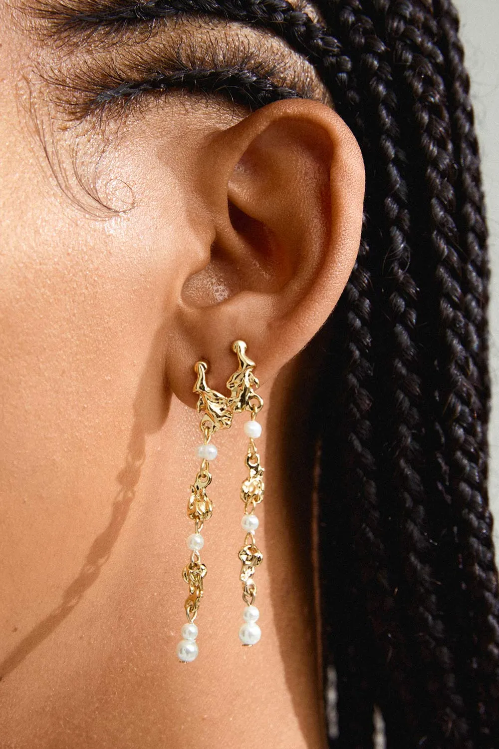 Kaelith Gold | Pearl Pendant Earrings
