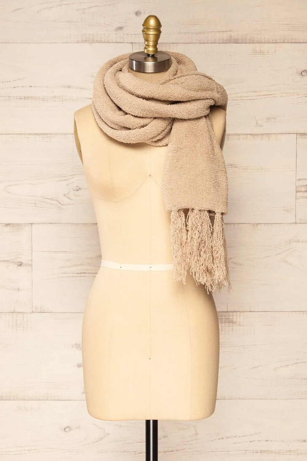 Le Chasseur Beige | Oversized Fluffy Fringed Scarf