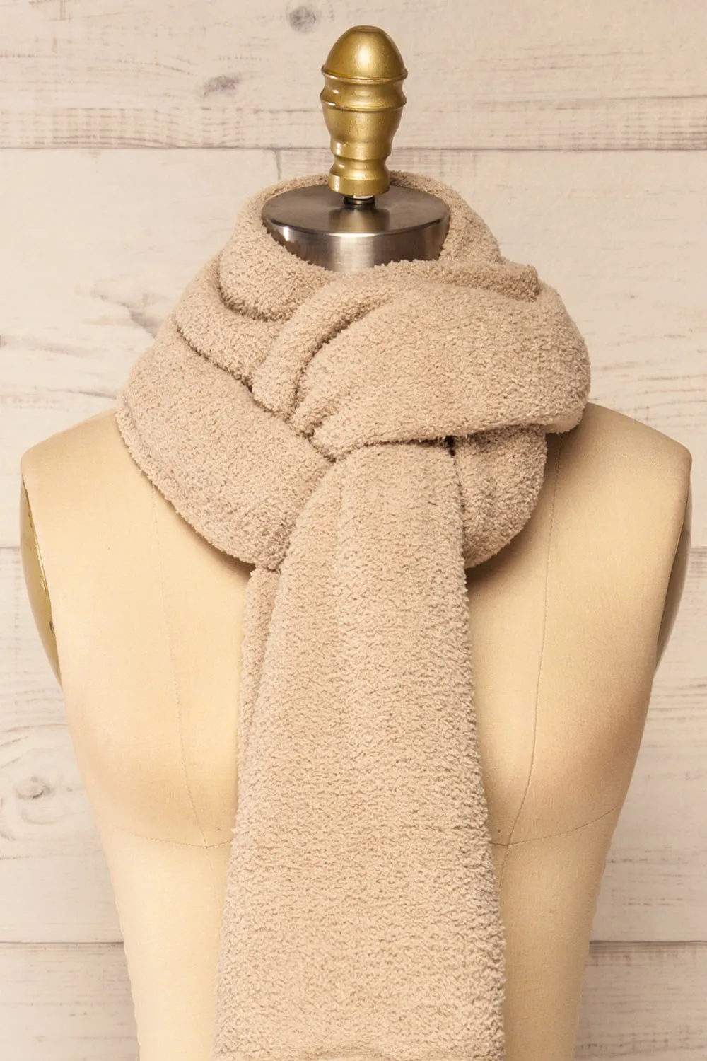 Le Chasseur Beige | Oversized Fluffy Fringed Scarf