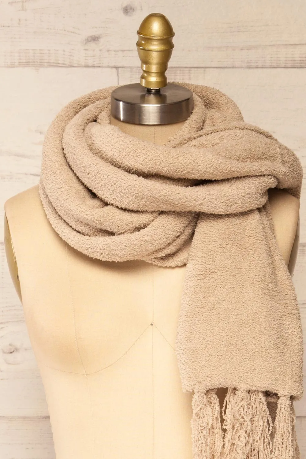 Le Chasseur Beige | Oversized Fluffy Fringed Scarf
