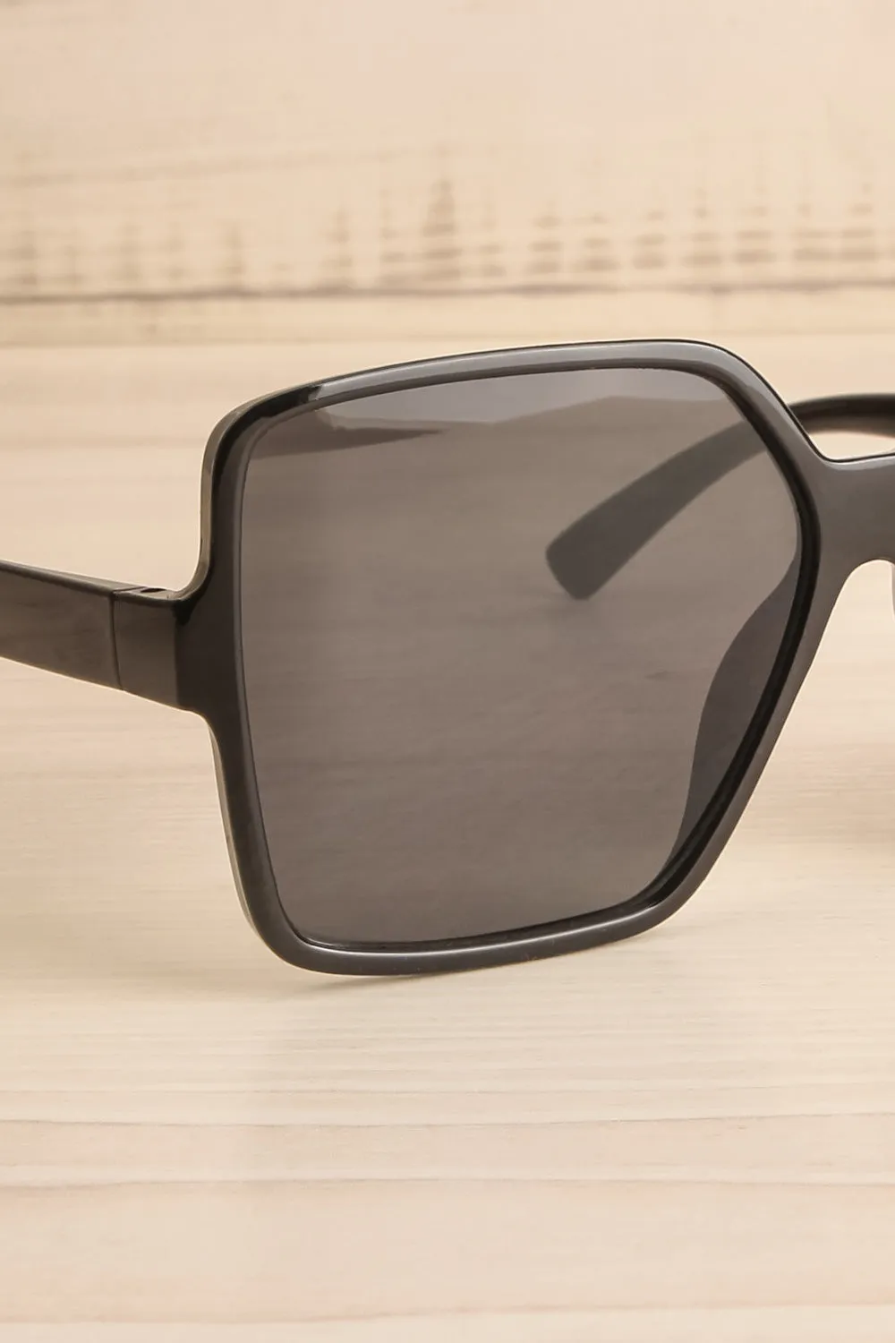 Medusa Black | Square Sunglasses