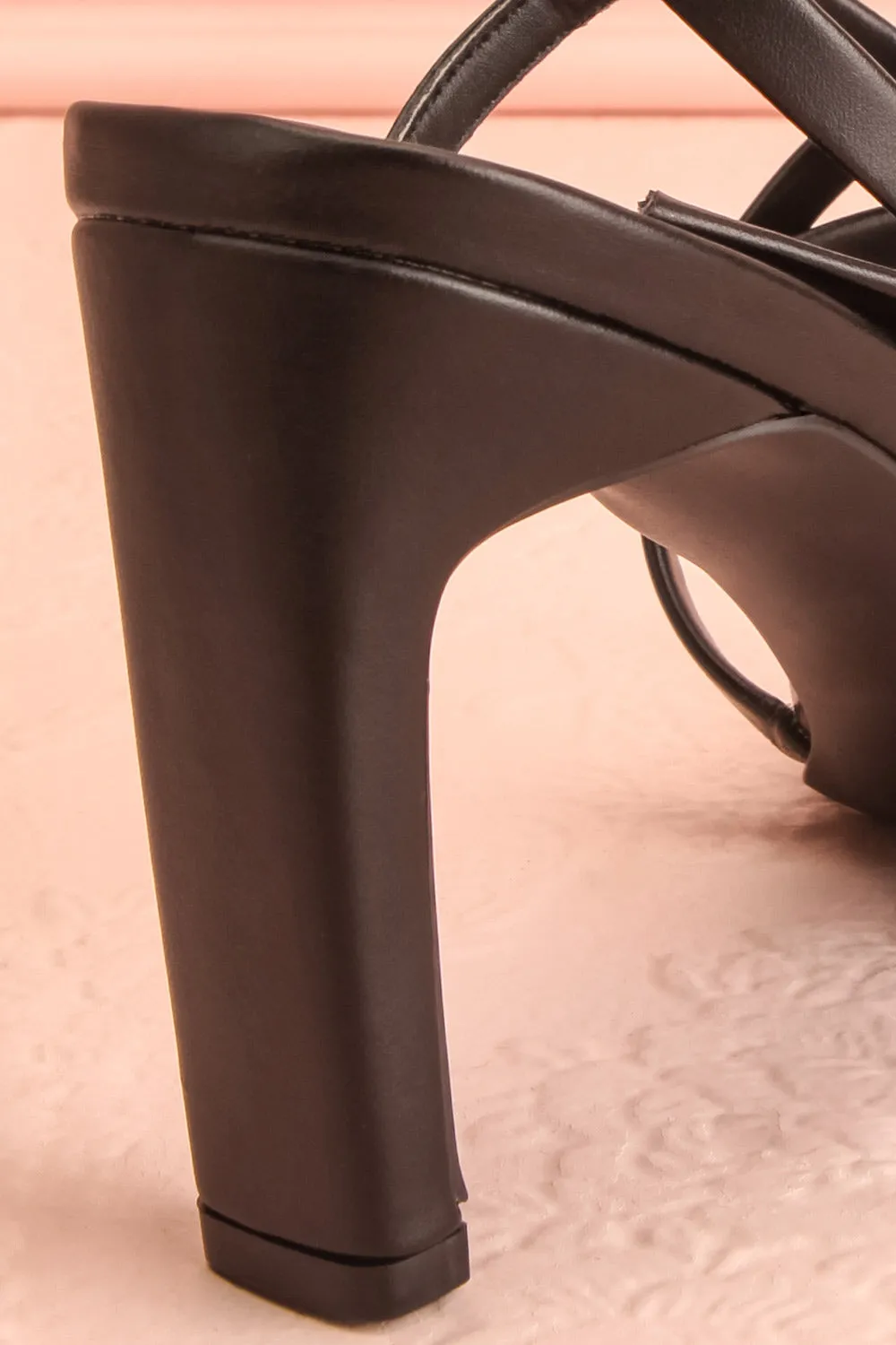 Mouvemente Black | Crossed Strap High Heel Sandals