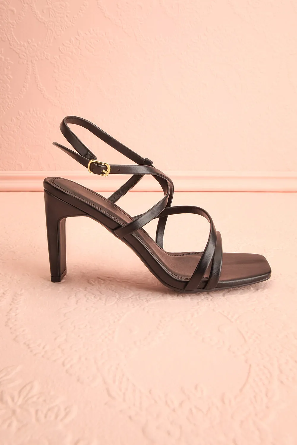 Mouvemente Black | Crossed Strap High Heel Sandals