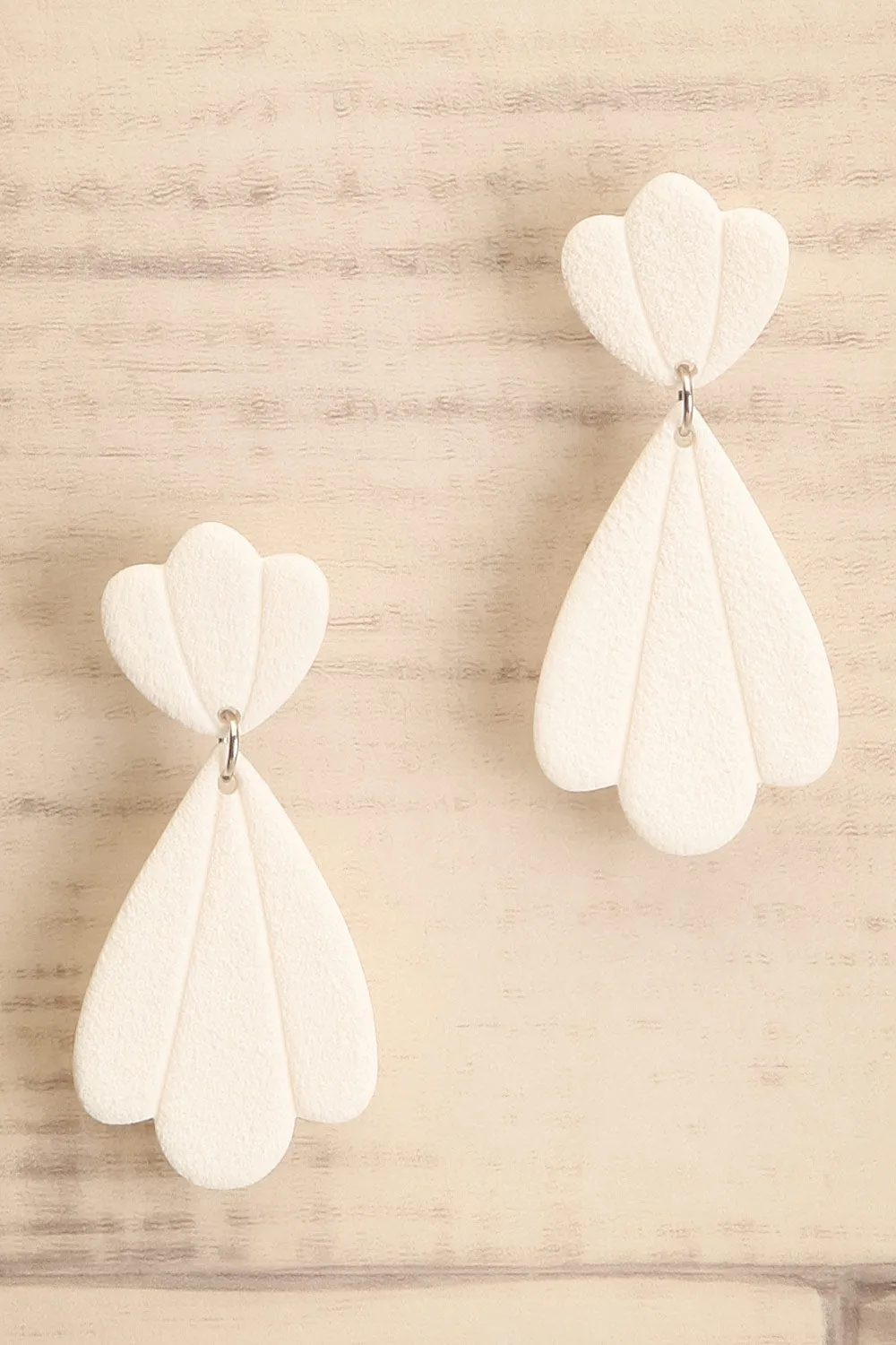 Nimbus White | Pendant Earrings w/ Shells