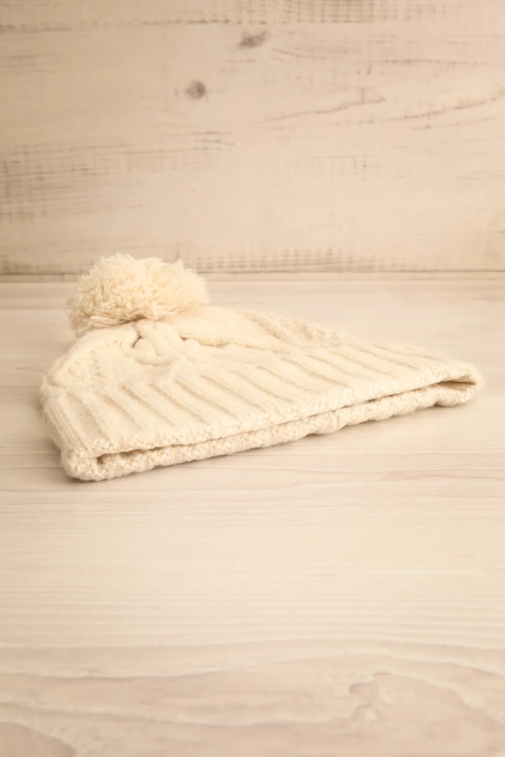 Oyonnax Ivory | Knit Tuque w/ Pompom