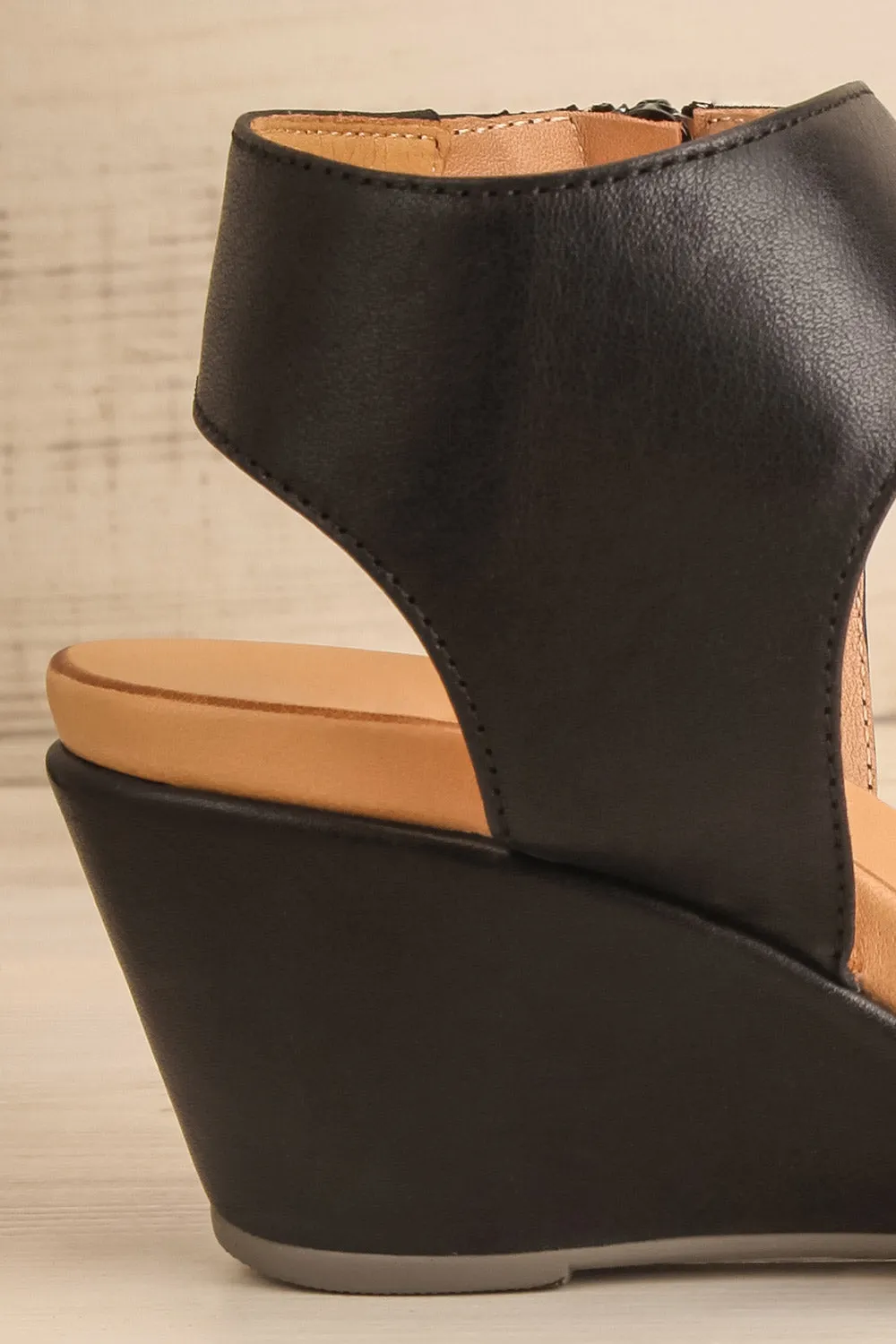 Quainton Black | Wedge Sandals