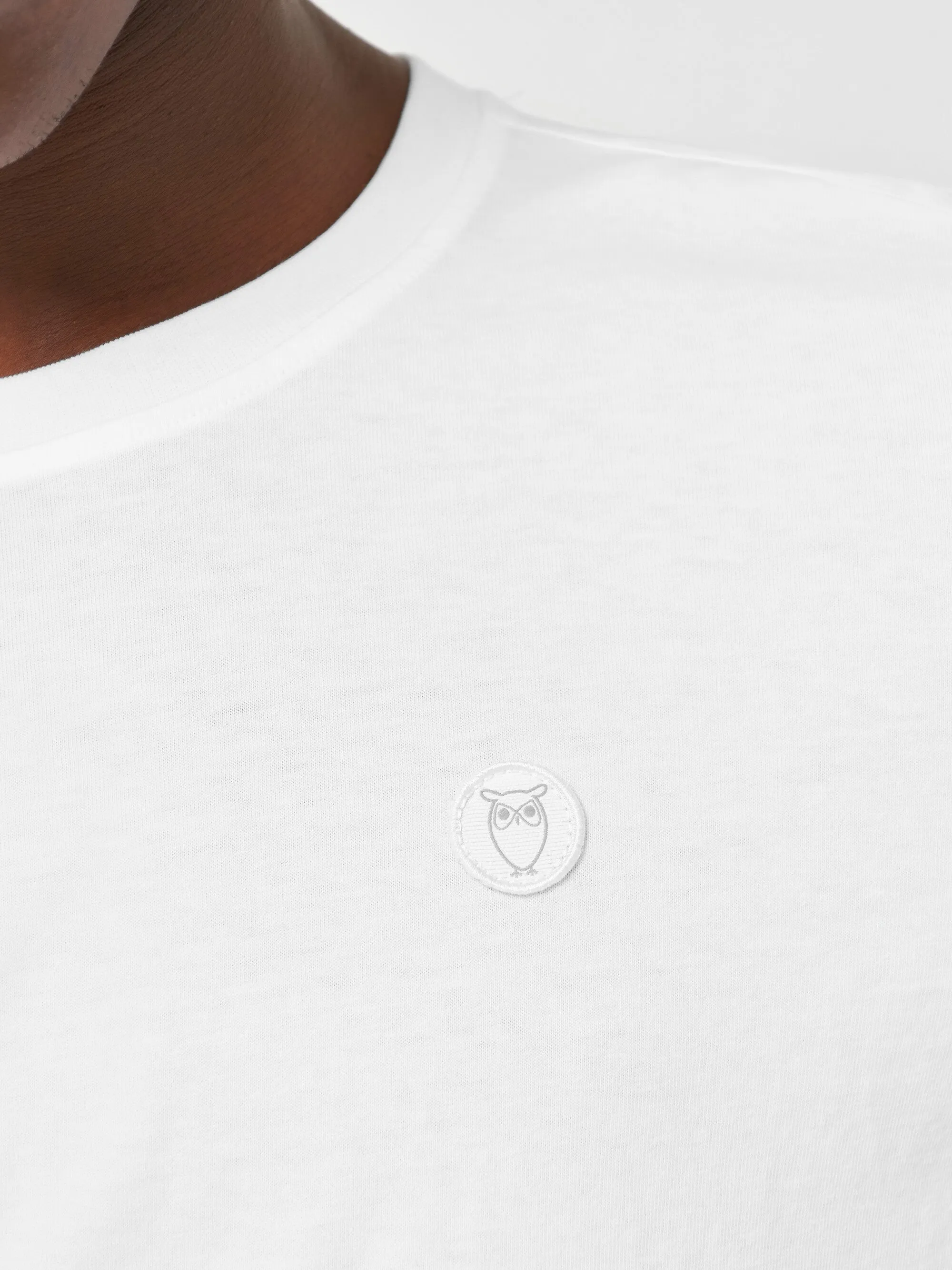 Regular fit Badge t-shirt - Bright White Knowledge Cotton