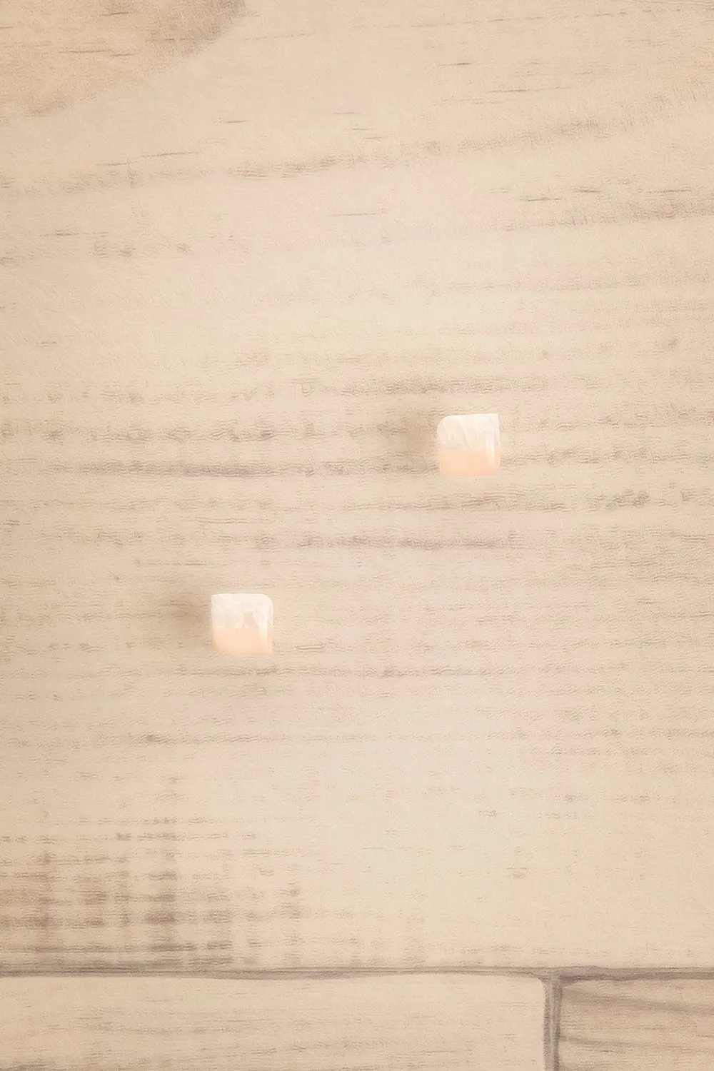 Riven Beige | Square Stud Earrings