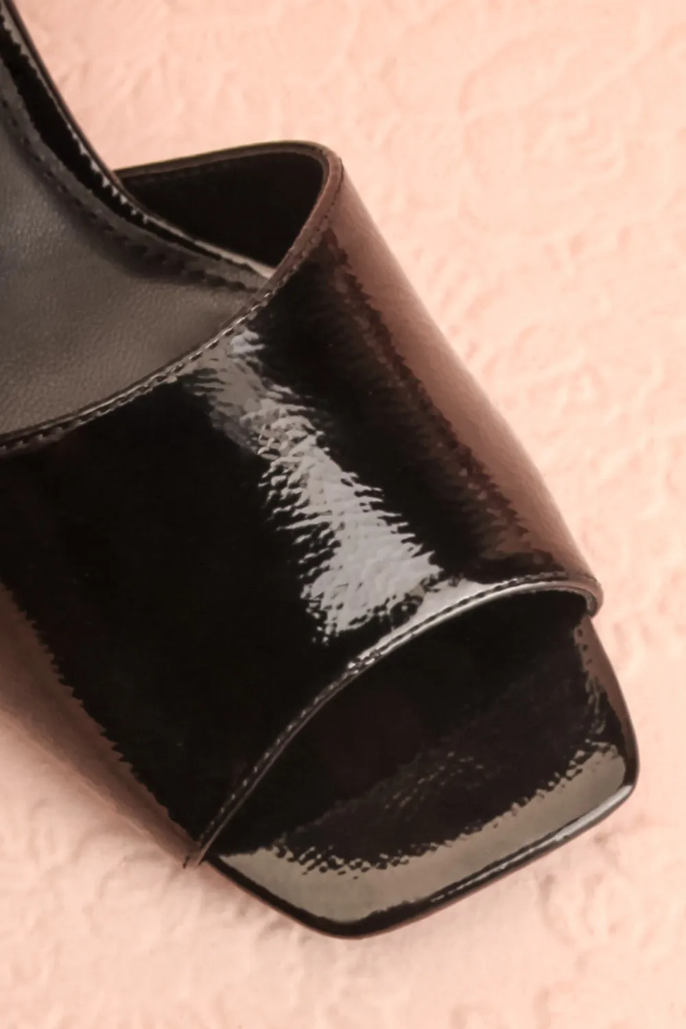 Rocita Black | Glossy Heeled Sandals