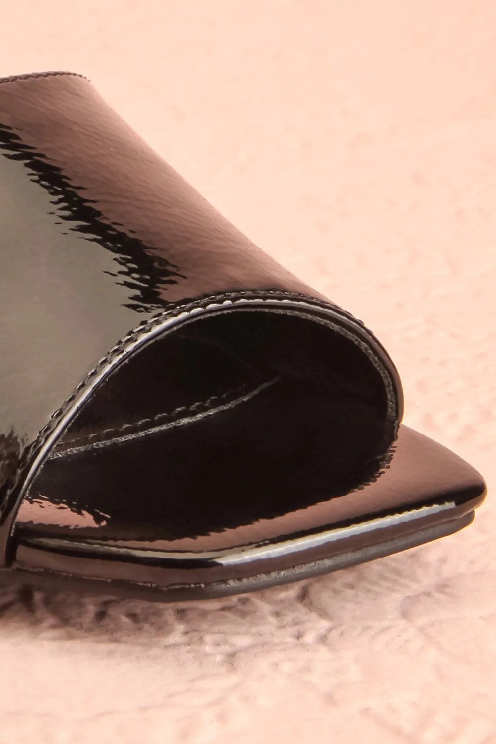 Rocita Black | Glossy Heeled Sandals