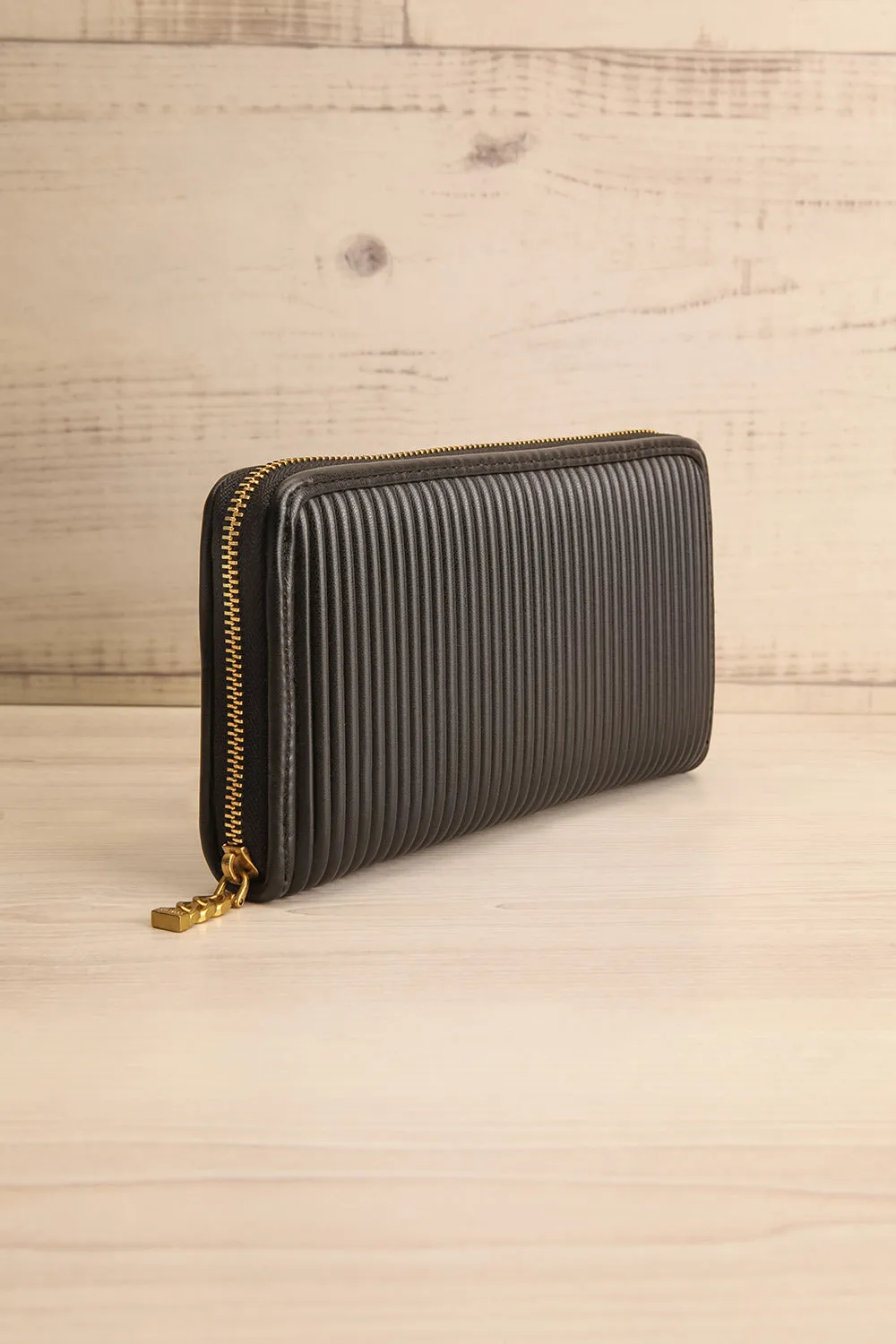 Sandy Black | Pleated Vegan Leather Wallet