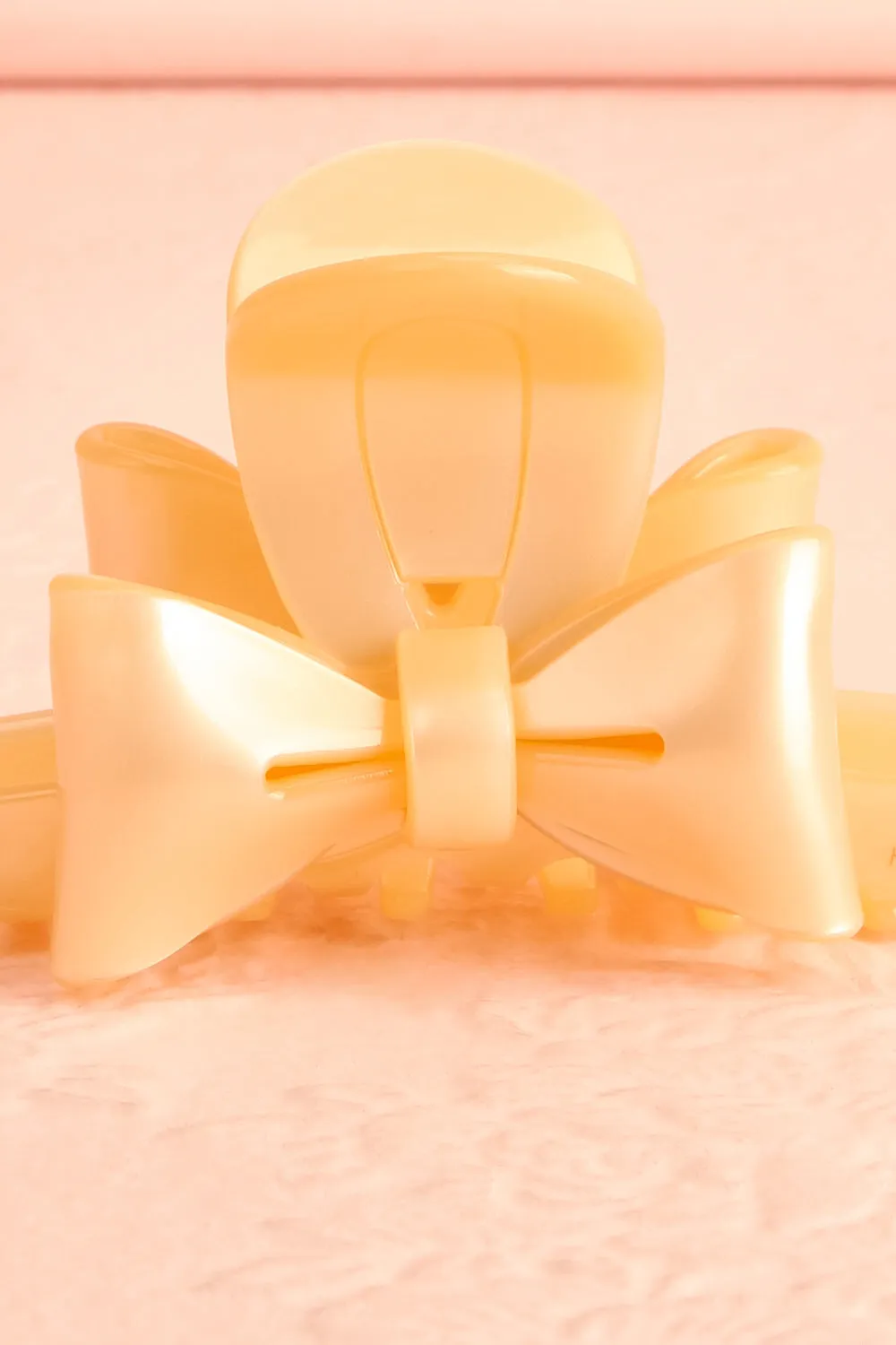 Teagan Cream | Claw Clip w/ Bow