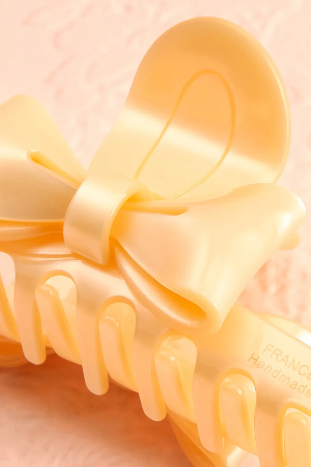 Teagan Cream | Claw Clip w/ Bow