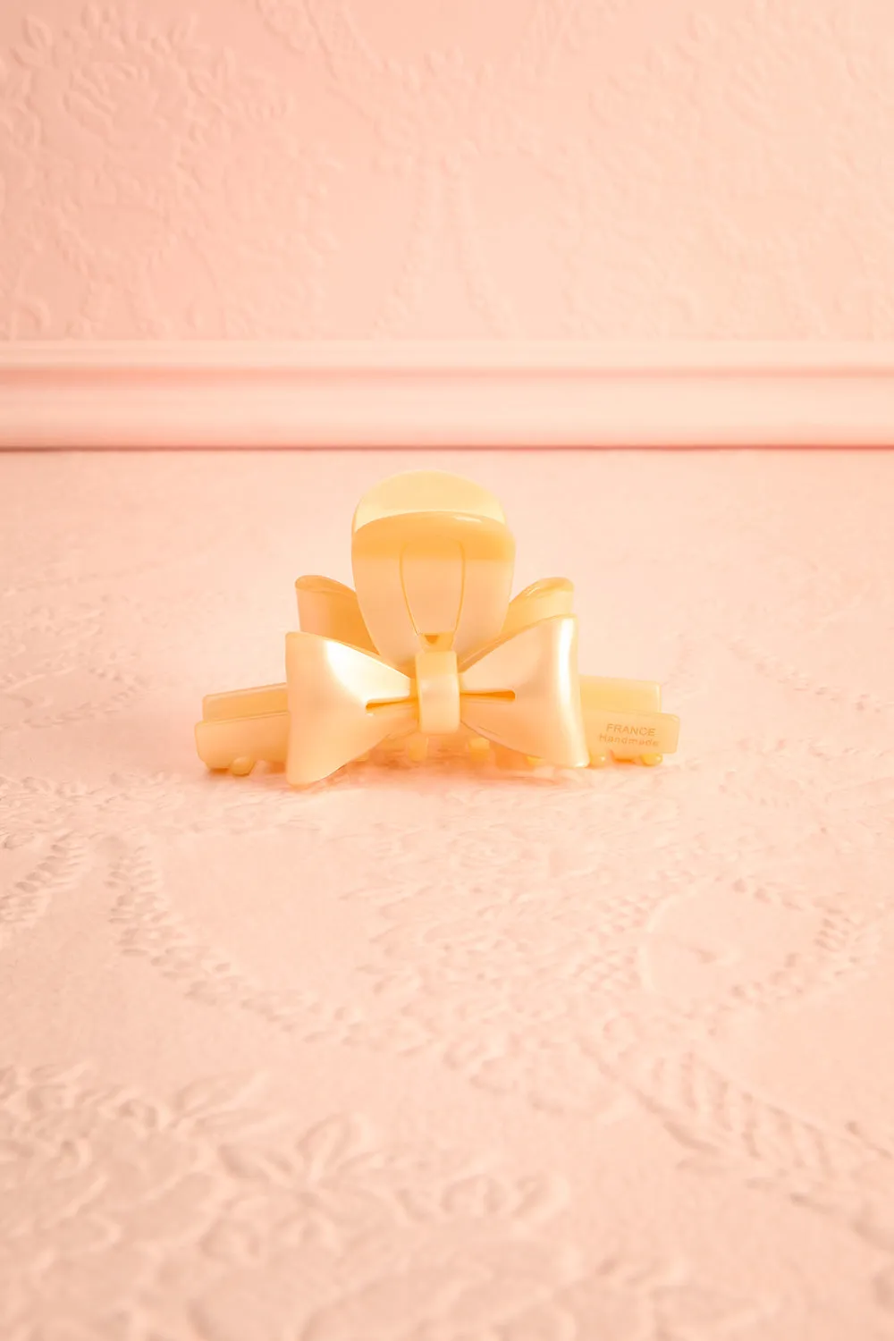 Teagan Cream | Claw Clip w/ Bow