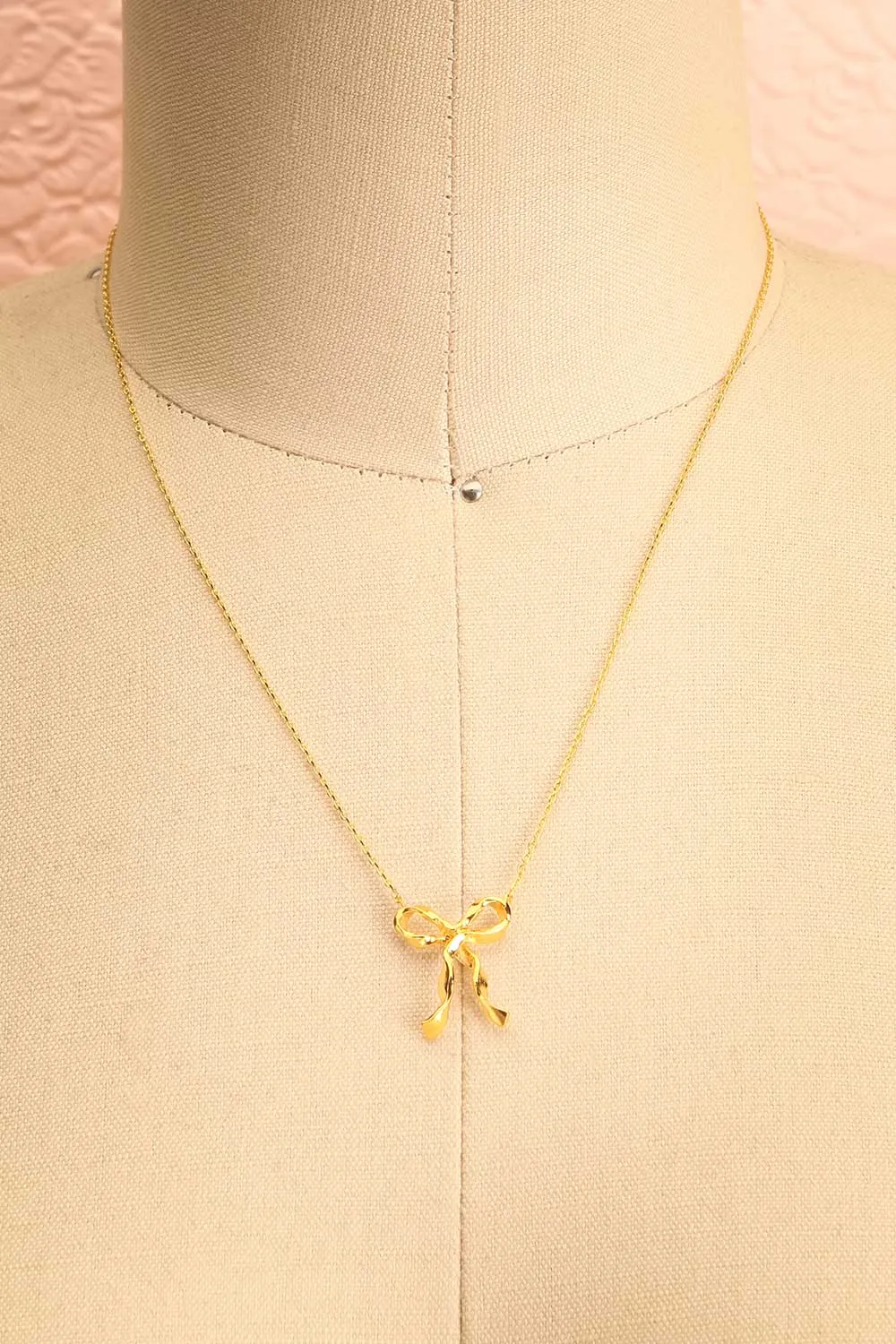 Triteia Gold | Necklace w/ Bow Charm