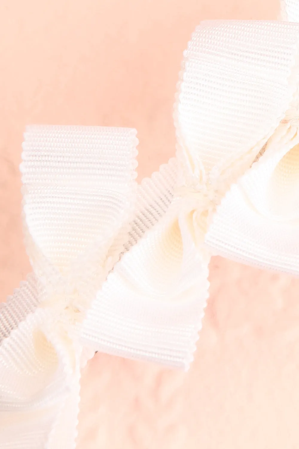 Venti White | Ribbon Hair Clip